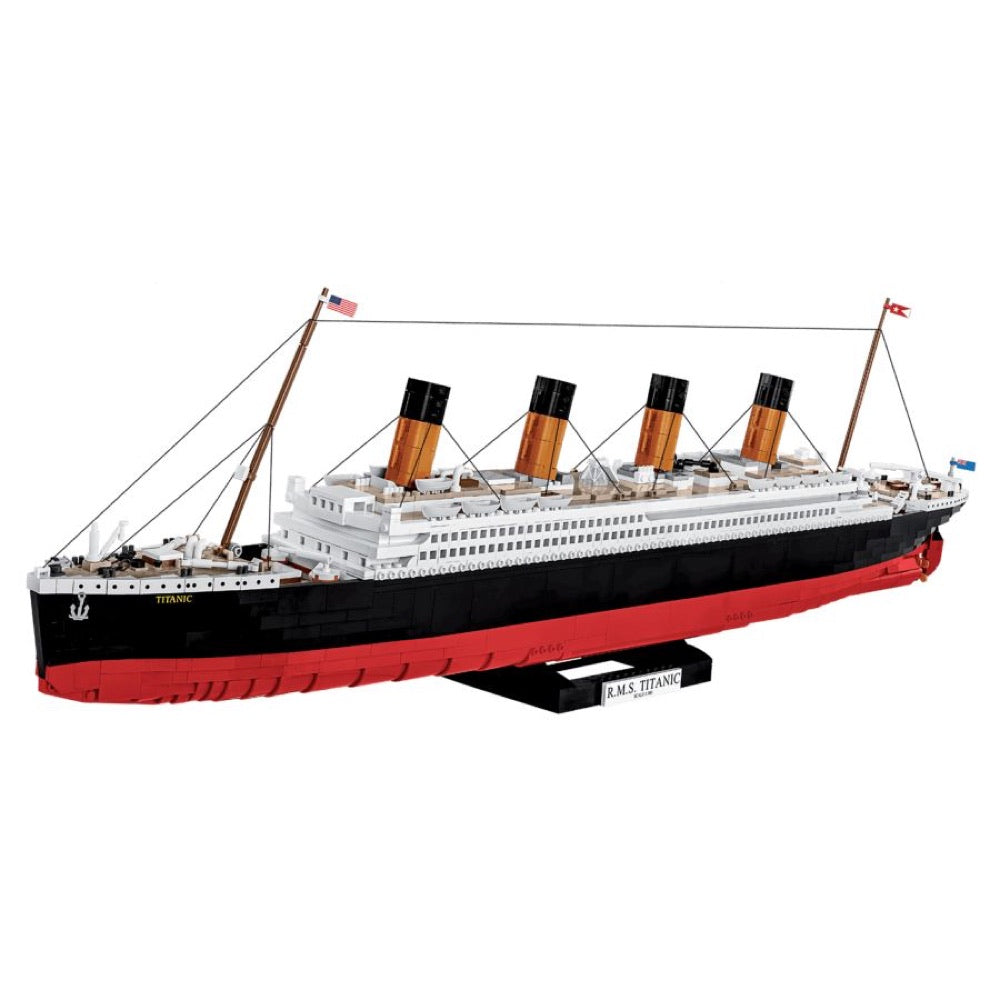 Titanic – R.M.S. Titanic 1:300 scale Construction Set (2840 Piece Kit)
