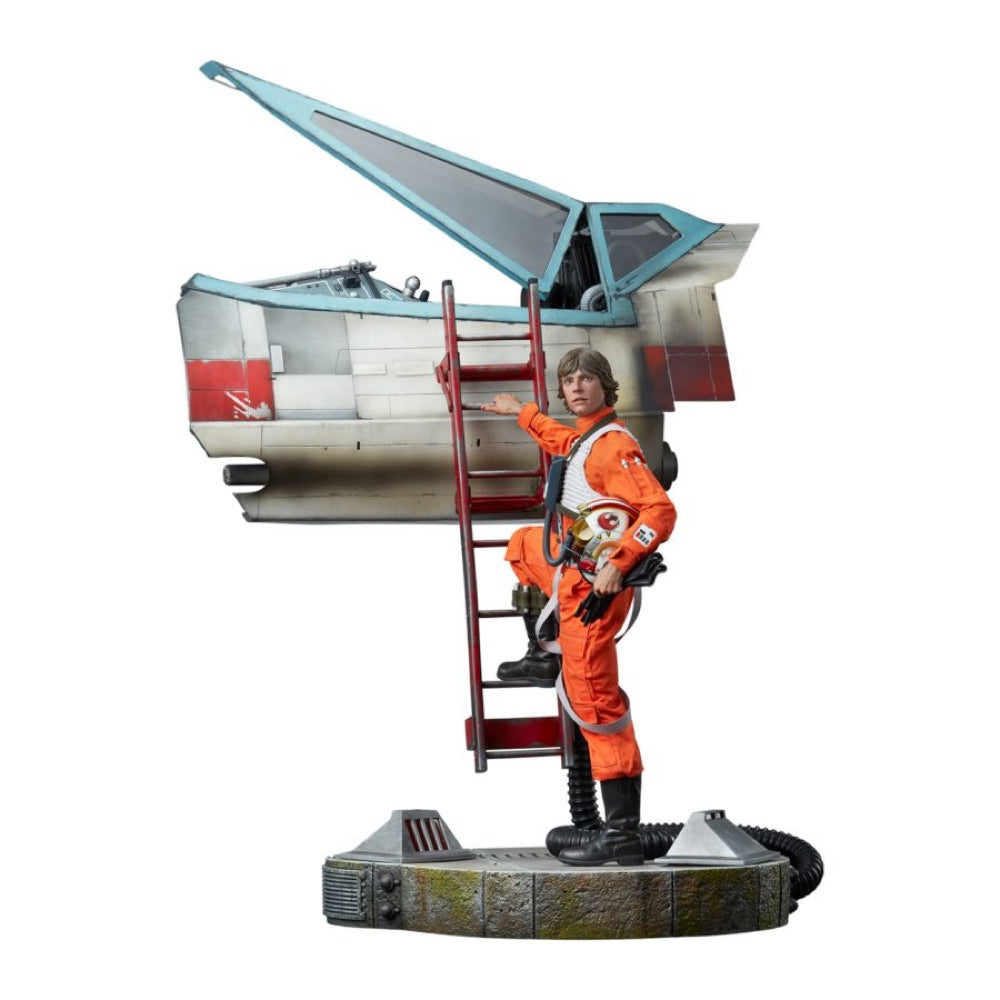 Star Wars – Luke & X-Wing: Red Five Standing By Premium Format Statue