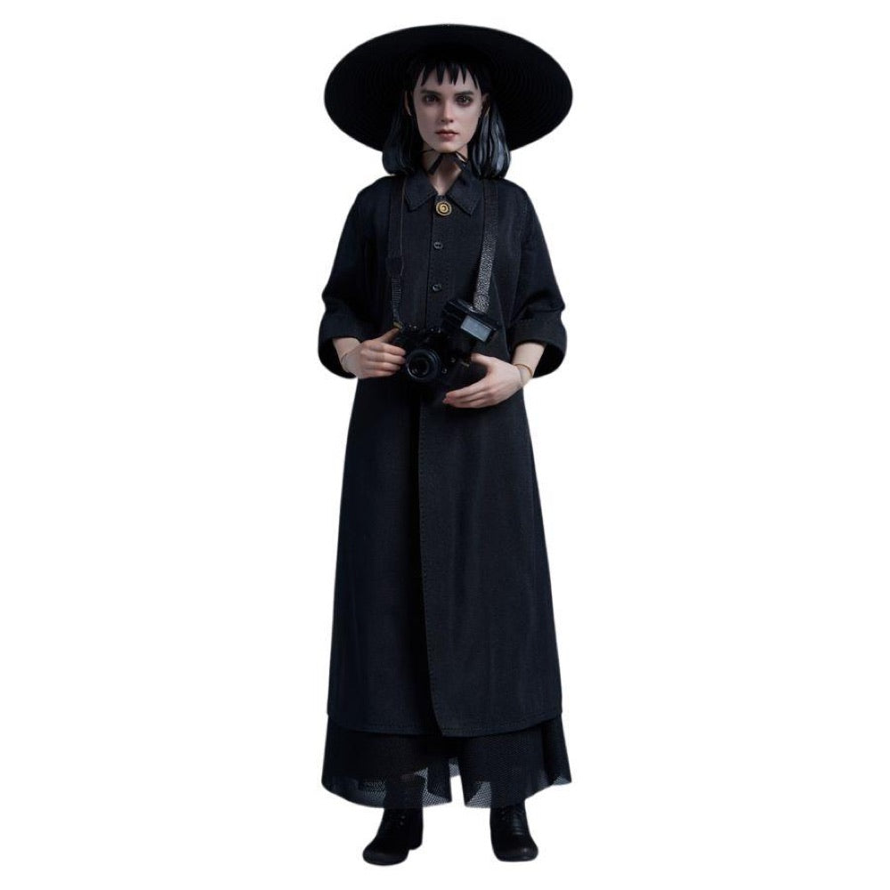 Beetlejuice – Lydia Deetz 1:6 Scale Collectable Action Figure