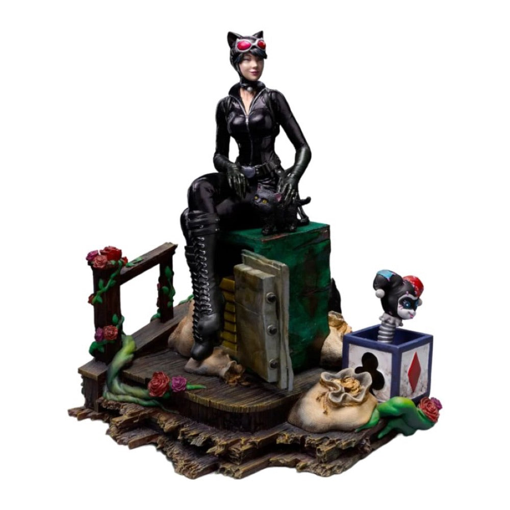 Batman – Catwoman (Gotham City Sirens) Deluxe 1:10 Scale Statue