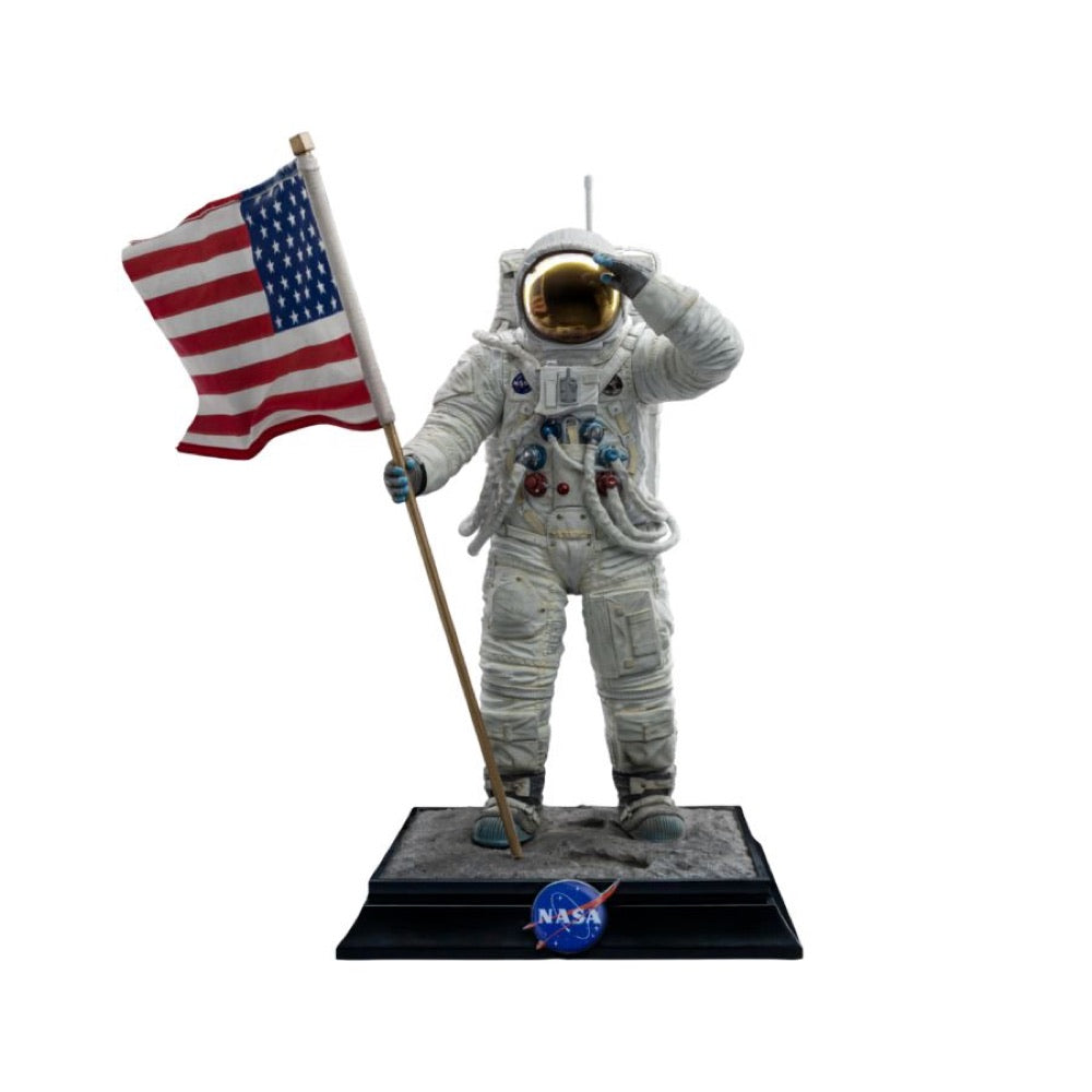 Apollo 11 – Astronaut 1:10 Scale Statue