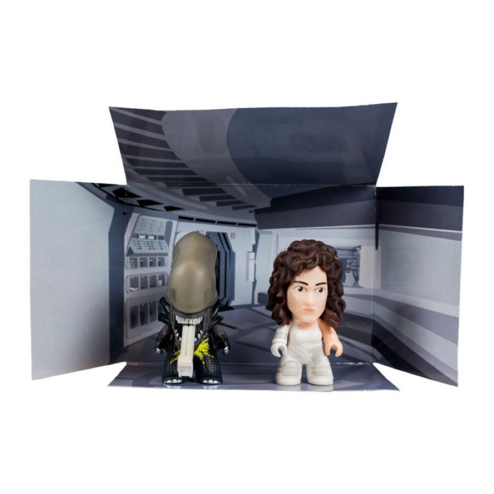 Alien – Ripley & Xenomorph Acid Spatter 3″ Titans Vinyl Figure 2-Pack