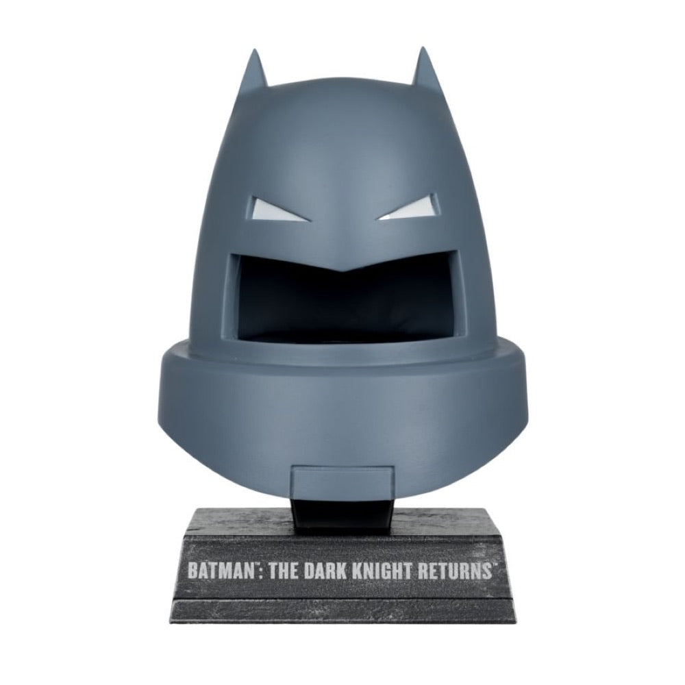 DC Comics – Armoured Batman (Dark Knight Returns) 1:3 Scale Cowl Replica