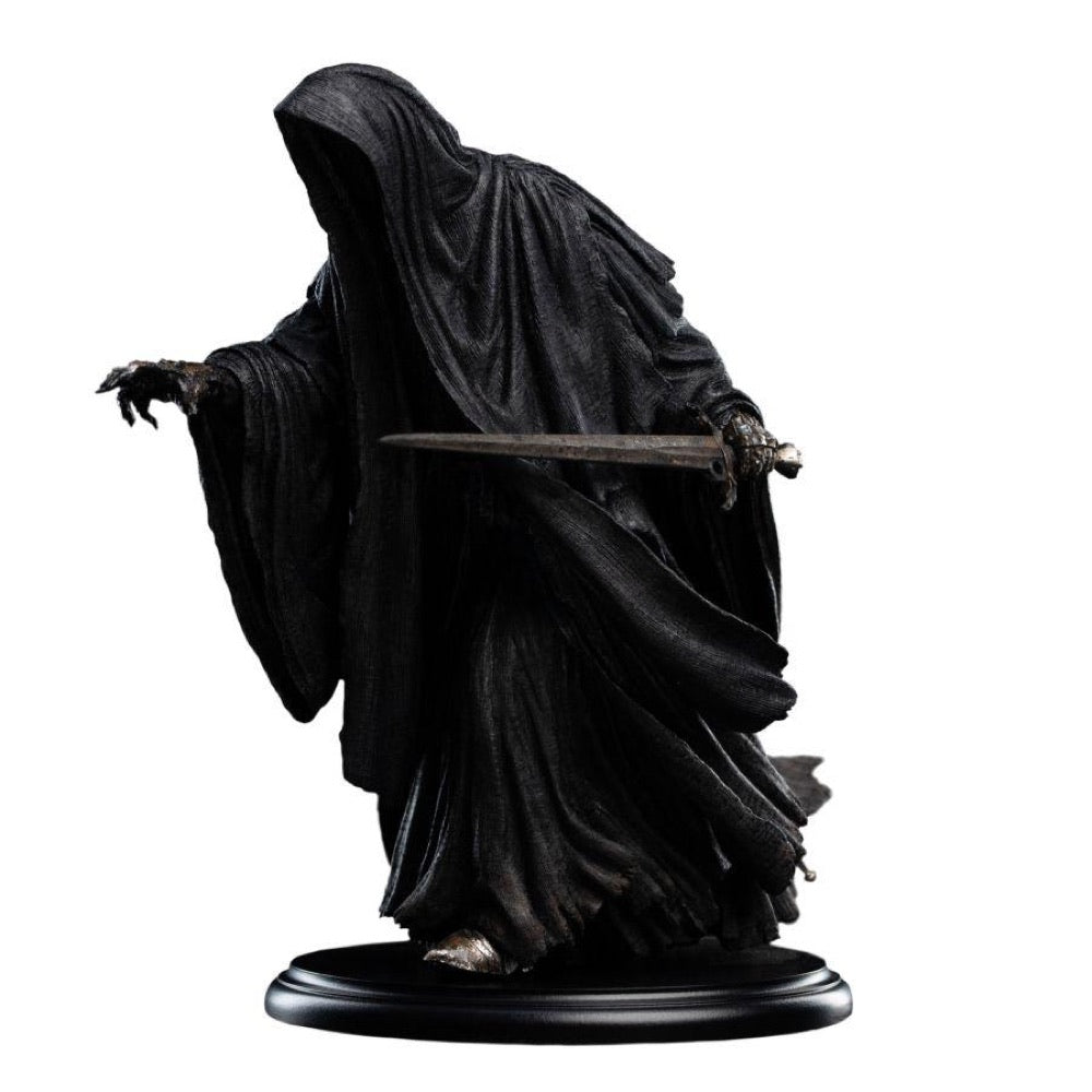 The Lord of the Rings – Ringwraith at the Prancing Pony Miniature Statue