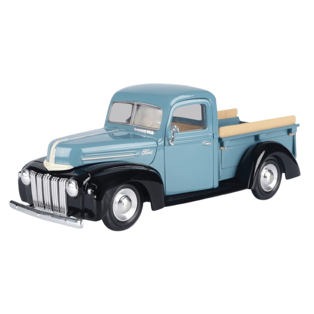 Timeless Legends – 1:24 Scale 1942-47 Ford Pickup [Blue]